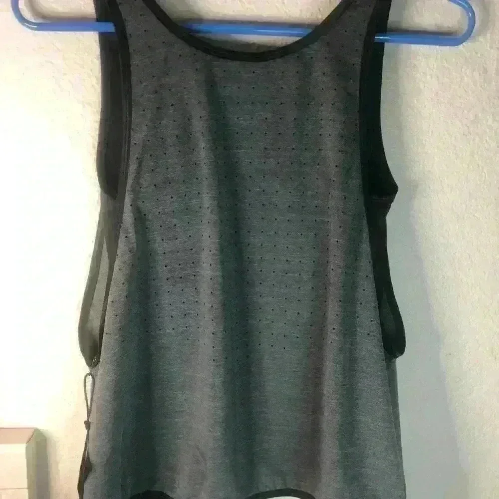 Nike convertible gray black tank built in sports bra size Small NWT